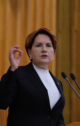 Ahmet Davutoğlu ve Ali Babacan'a milletvekili verebileceğini söyleyen Akşener'e AK Parti'den tepki!