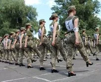 Ukraynalı kadın askerlerden bir ilk