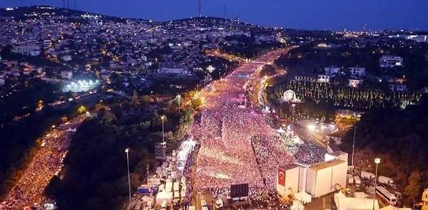 Milyonlarca vatandaş 15 Temmuz Şehitler Köprüsü'nde-2