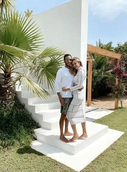 Şeyma Subaşı ve sevgilisi Meedo'nun dudak dudağa fotoğraflarına Şeyma'nın tangası damga vurdu! Anında tefe kondu-2