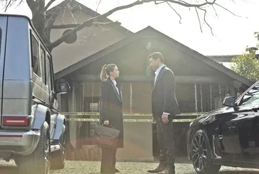 ATV’nin izlenme rekorları kıran yeni dizisi A.B.İ.’de Tahir’in durumu ciddiyetini koruyor