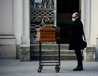 İtalya’da ölümler vahim boyutta