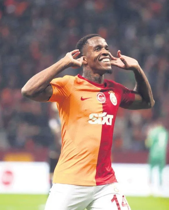 aslan-evinde-kukredi-mauro-icardi-dries-mertens-ve-wilfried-zahanin-golleriyle-alanya-gole-boguldu-1700941471470.jpeg Aslan evinde kükredi! Mauro Icardi, Dries Mertens ve Wilfried Zaha'nın golleriyle Alanya gole boğuldu-4