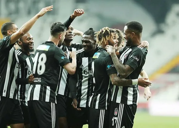 Beşiktaş, Hatay'ı 7 gol ile geçti: Kartal'ın yıldızı Larin Hatay'a 4 gol atarak yıldızlaştı-12