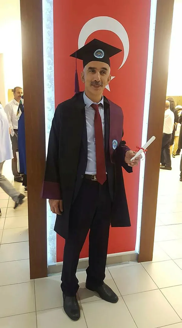 son-dakika-temde-olumlu-kaza-taksinin-carptigi-surucu-olay-yerinde-hayatini-kaybetti-taksici-olay-yerinden-kac-1642579209679.jpg SON DAKİKA: TEM'de ölümlü kaza! Taksinin çarptığı sürücü olay yerinde hayatını kaybetti taksici olay yerinden kaçtı-3