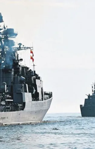 Rusya'ya büyük şok! En gelişmiş hava savunma sistemiyle koruma altına alınan Kırım’daki Karadeniz Filosu üssü bombalandı