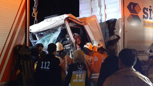 Son dakika: İstanbul'da sabah şoku! TEM'de kaza: Uzun kuyruklar oluştu-2