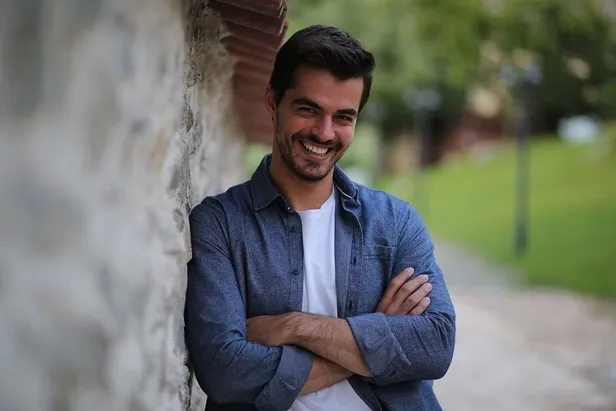 dramin-giderek-arttigi-gonul-dagindan-pes-pese-transferler-koydeki-yerini-almaya-hazirlaniyor-1639036407093.jpg Köydeki yerini almaya hazırlanıyor! Dramın giderek arttığı Gönül Dağı'ndan peş peşe transferler!-2