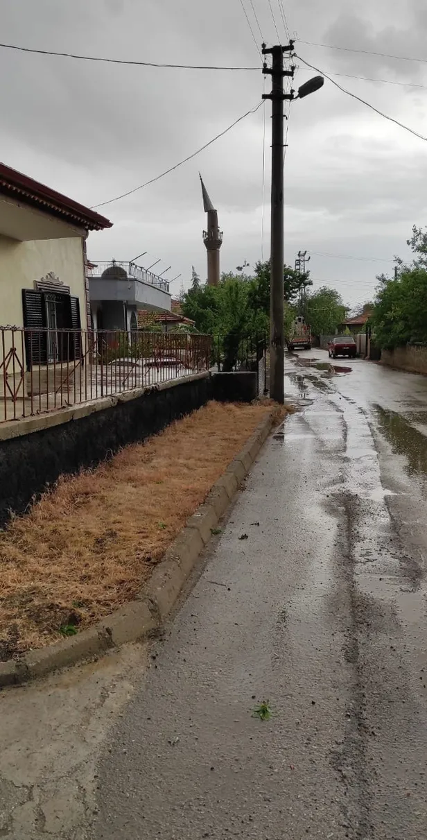 ankara-sereflikochisarda-firtina-cami-minaresinin-kubbesini-devirdi-1620497573490.jpg Ankara Şereflikoçhisar'da fırtına cami minaresinin kubbesini devirdi!-1