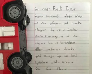Depremzede çocuklara oyuncak itfaiyesini yolladı! Yazdığı not yürekleri parçaladı