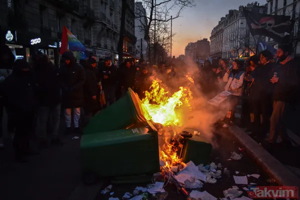 Paris yangın yeri! Fransa'daki 'emeklilik' reformu gösterilerinde gençler de sahnede: Macron'a tepki büyük - 5
