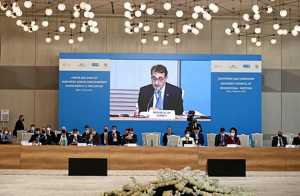 enerji-ve-tabii-kaynaklar-bakani-fatih-donmezden-bakude-tanap-mesaji-turkiye-ab-icin-en-guvenilir-limandir-1643977521425.jpg Enerji ve Tabii Kaynaklar Bakanı Fatih Dönmez'den Bakü'de TANAP mesajı: Türkiye, AB için en güvenilir limandır-4