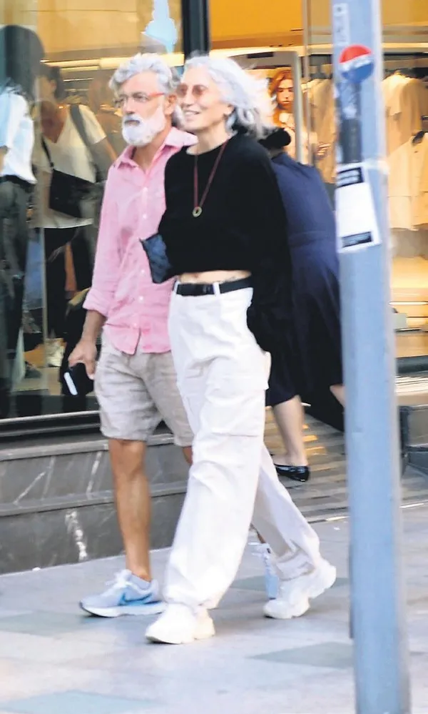 ipler-koptu-1696112766603.jpeg Serenay'ın annesi Cansu'nun babasıyla yakalanmıştı! “Yasak aşk” yaşayan Kenan Tosun’u ailesi sildi-2