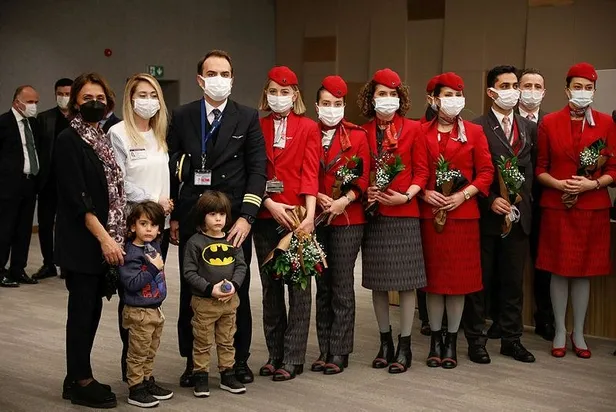 kazakistandan-yapilan-tahliye-seferi-sonrasi-ilker-aycidan-aciklama-thy-geride-hicbir-ekip-arkadasini-birakmayacagini-gosterdi-1641919171995.jpeg Kazakistan'dan yapılan tahliye seferi sonrası İlker Aycı'dan açıklama: THY geride hiçbir arkadaşını bırakmayacağını gösterdi-4