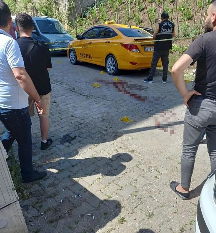Ordu'da sokak ortasında kan donduran cinayet! Muhtar eşiyle ilişki yaşadığını iddia ettiği azasına kurşun yağdırdı-4