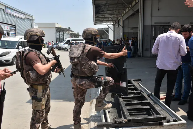 Adana'da inanılmaz olay! Bekçiyi rehin alan cezaevi firarisi, polis operasyona başlayınca intihar etti-10