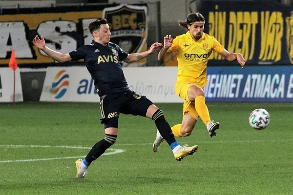 Fenerbahçe, Ankaragücü'nü uzatmada devirdi: Beşiktaş'la farkı 2'ye indirdi-8