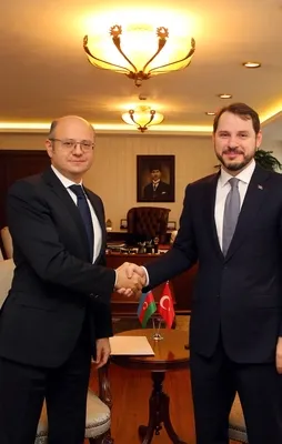 Bakan Albayrak Azeri mevkidaşı ile görüştü