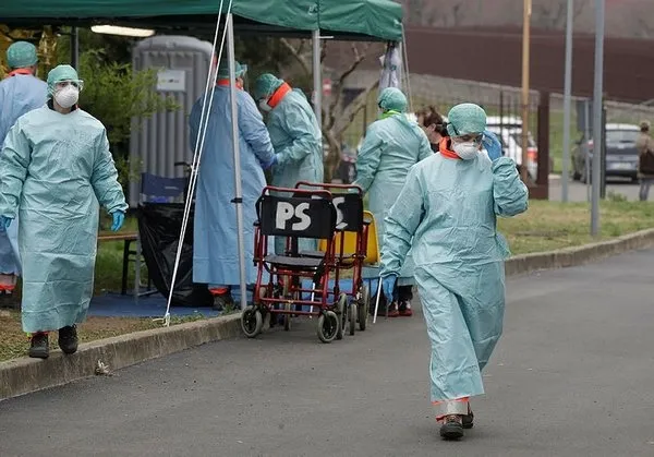 Koronavirüste yeni mutasyon genetik materyelinde bir hata oluşması üzerine gerçekleşiyor-5