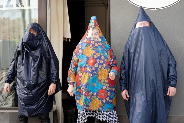 Belçika'da koronavirüsten ölen yaşlı bir kadının elleri tüyler ürpertti!-7