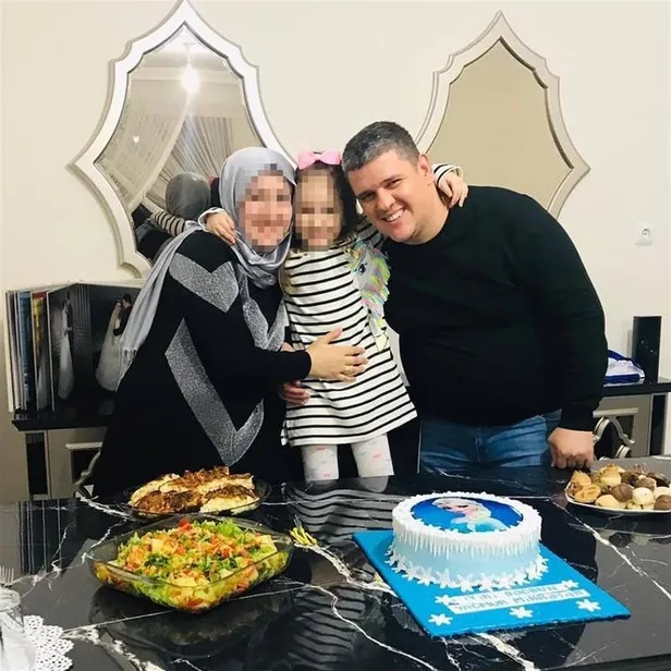 Bursa'da kırmızı ışıkta geçen kamyon otomobili biçti...Feci kaza kamerada: 1 ölü, 1 yaralı-1