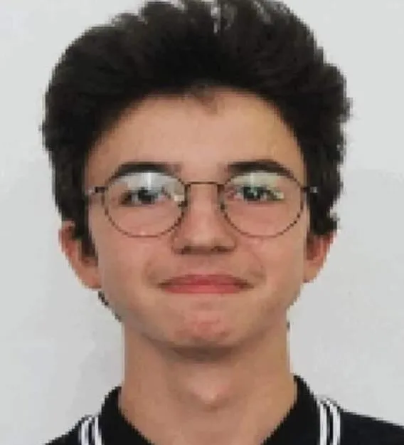 trabzonda-saganak-ve-firtina-kotu-haberleri-pesinde-getirdi-2-kisi-dev-dalgalara-kapildi-denize-dusen-6-asker-1701105548342.jpeg Trabzon'da sağanak ve fırtına kötü haberleri peşinde getirdi | 2 kişi dev dalgalara kapıldı! Denize düşen 6 asker son anda kurtarıldı-4