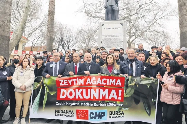 Mudanya'da zeytinlik bırakmayan CHP'li Hayri Türkyılmaz eyleme katıldı! “İmara açtığın alanlar soğan tarlası mı?”