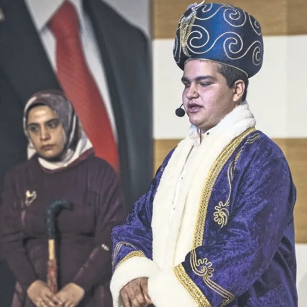 Meddahlık hayata bağladı