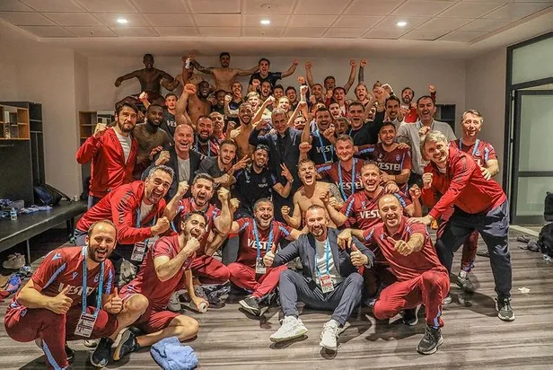 ulas-ozdemir-kaleme-aldi-sampiyonlugun-hikayesi-4-1651698670638.jpeg Ulaş Özdemir kaleme aldı: Şampiyonluğun hikayesi 4-2