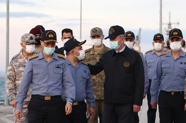 son-dakika-milli-savunma-bakani-hulusi-akar-pence-yildirim-ve-pence-simsek-operasyonlarinda-etkisiz-hale-getirilen-terorist-sayisi-68-oldu-1620199495924.jpg