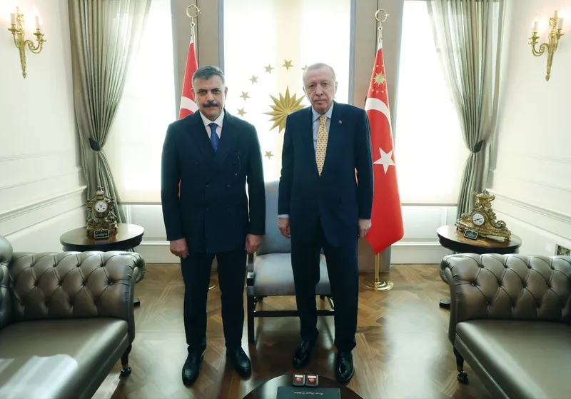 son-dakika-baskan-erdogan-adalet-bakani-akin-gurleki-kabul-etti-1771507437992.jpeg Başkan Erdoğan Adalet Bakanı Akın Gürlek ve İçişleri Bakanı Mustafa Çiftçi'yi kabul etti-2