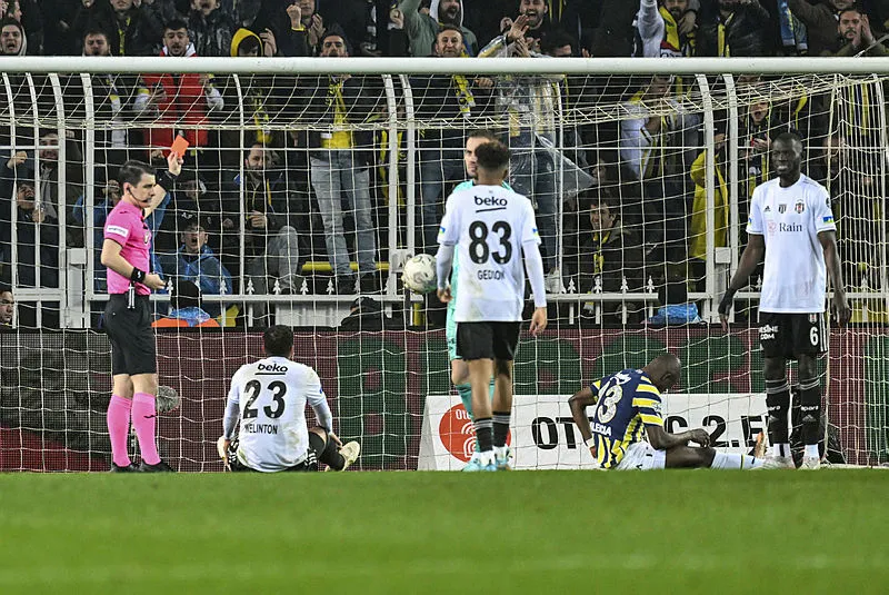 Spor yazarları Fenerbahçe - Beşiktaş derbisini değerlendirdi! İşte o yazılar - 12