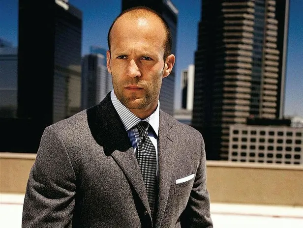 1639250421400.jpeg Başrol bu kez Antalya'nın! Jason Statham'ın oynadığı Guy Ritchie yönettiği Servet Operasyonu filminin fragmanı yayınladı-7