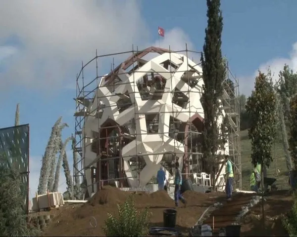 15 Temmuz Şehitler Anıtı'nın yüzde 95'i tamamlandı-5