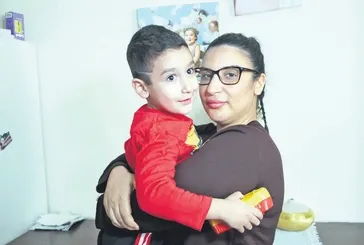 Kas erimesiyle mücadele eden 4 yaşındaki Aren yardım bekliyor: Kampanya yavaş, hastalık hızlı ilerliyor