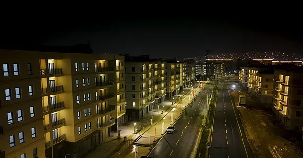 "Hatay'ımız yine ışıl ışıl" | Bakan Kurum Emek Mahallesi’nin yeni görüntülerini paylaştı