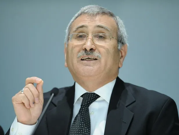 durmus-yilmaz-kimdir-ne-dedi-merkez-bankasi-eski-baskani-durmus-yilmazin-dolar-aciklamasiyla-twitter-calkalandi-1640071030553.jpg Merkez Bankası eski Başkanı Durmuş Yılmaz'ın dolar açıklamasıyla Twitter çalkalandı! Durmuş Yılmaz kimdir, ne dedi?-4