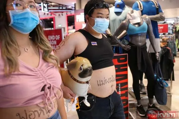 Tayland Kralı'nın resmi metresinin 1400'den fazla çıplak fotoğrafı ifşa oldu - 3