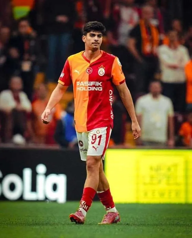 Galatasaray Kayserispor'u ağırlıyor! Buruk'tan sürpriz tercih - 4