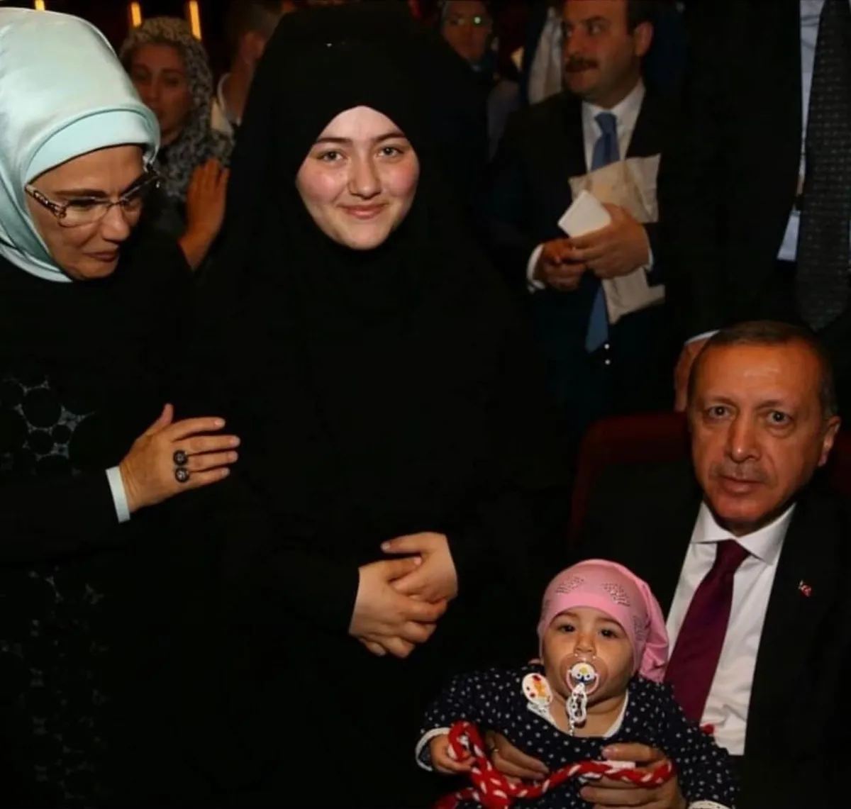 Hatice Hifa Yılmaz ve annesi 15 Temmuz'un ardından Başkan Erdoğan'la bir araya geldi.