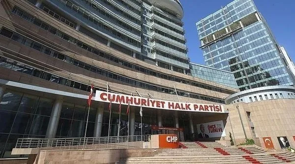 CHP'de skandalların ardı arkası kesilmiyor! 17 yaşındaki kızı taciz eden Mete Akyolcular'ı bakın kim korumuş!-5