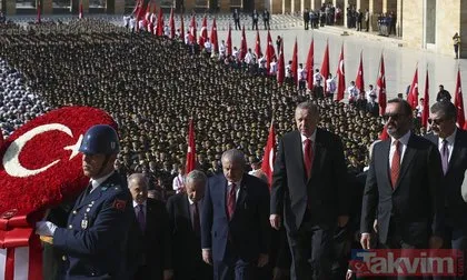 Başkan Erdoğan’a Anıtkabir’de sevgi gösterisi: Türkiye seninle gurur duyuyor