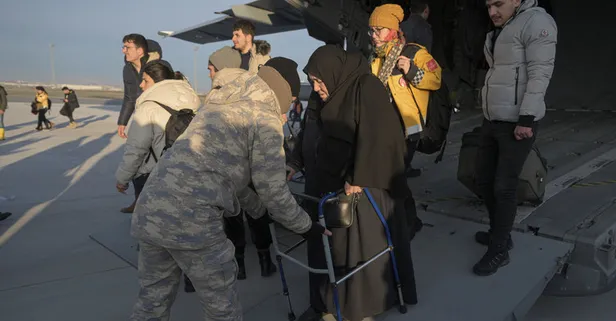 100 yılın en büyük felaketinde 255 afetzede gönüllü uçakla İstanbul'a getirildi