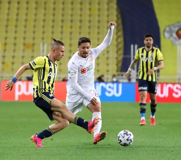 fenerbahce-ile-sivasspor-31-kez-karsilasacak-kim-ne-kadar-kazandi-1631345078641.jpg