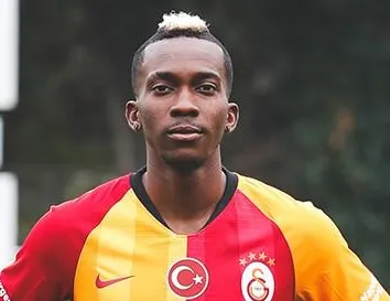 Aslan’a Onyekuru çalımı