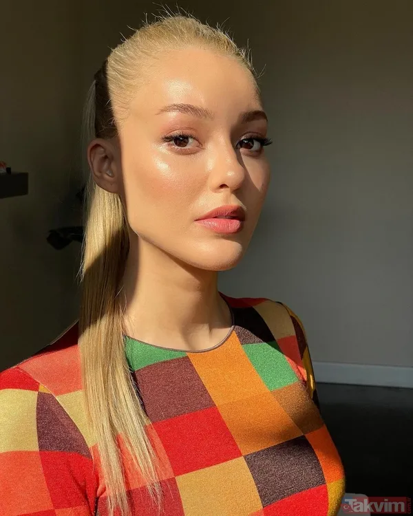 Dilan Çiçek Deniz bornozlu paylaşımıyla sosyal medyayı yıktı geçti! Yeni imajıyla dikkat çeken Dilan’a bakın ortalığı salladı - 2