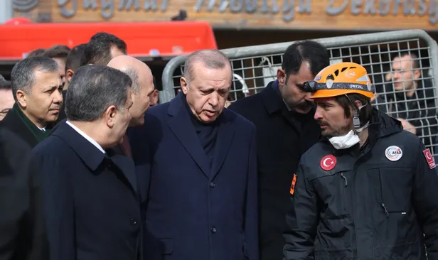 Başkan Erdoğan enkaz alanında konuştu: Alacağımız dersler var-4