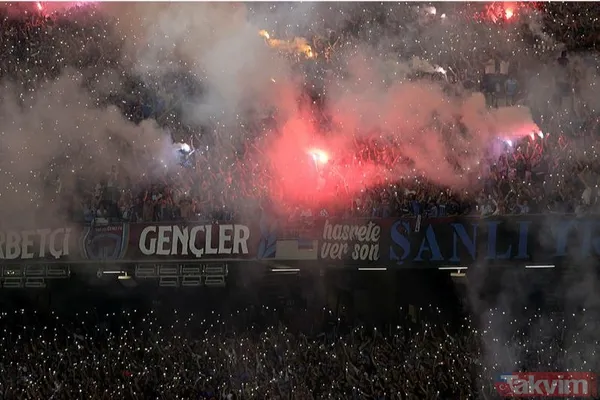 Yeri göğü boyadılar! Trabzonspor tribünleri görsel şölen yaşattı! - 14