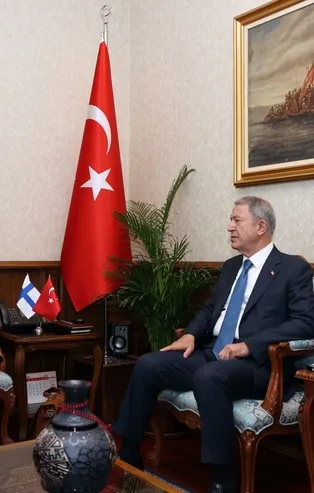 Son dakika: Milli Savunma Bakanı Akar, Finlandiyalı mevkidaşı ile bir araya geldi