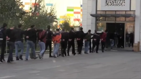 ankara-merkezli-narkoguc-operasyonlari-210-gozalti-1699508069299.jpeg Ankara merkezli "Narkogüç" operasyonları: 210 gözaltı-4